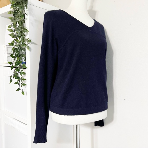 Vince V-Neck 100% Cashmere Navy Blue Sweater - Picture 2 of 12